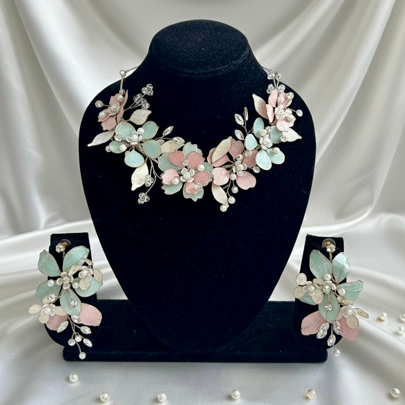 Aavya Resin Neckpiece Earrings Jewellery Set