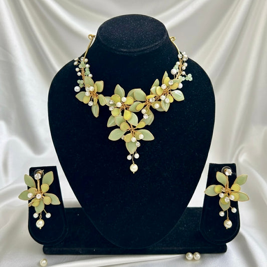 Aarunya Resin Neckpiece Earrings Jewellery Set