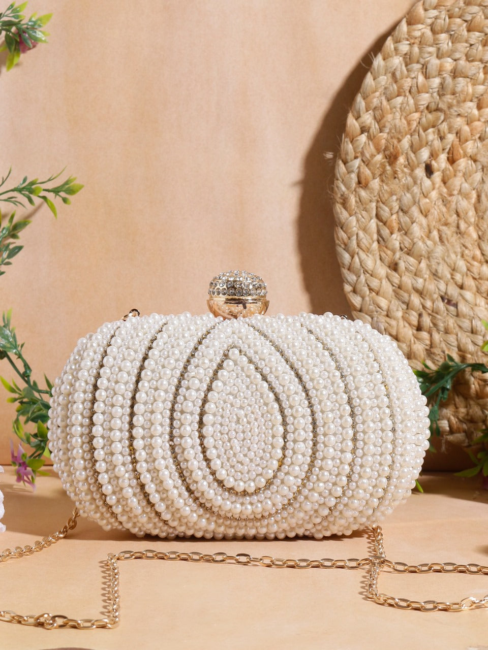 Amaira Pearl Radiance Clutch